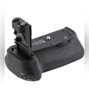 Vello BG-C10 Battery Grip for Canon EOS 70D / 80D DSLR Camera -like New